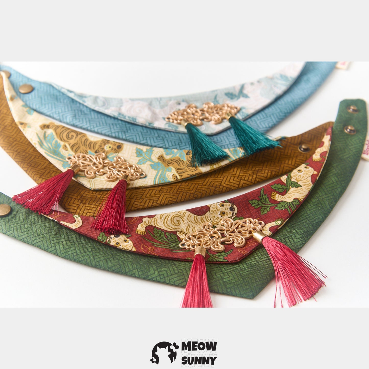 Elegant and Classical Style Pet Cat & Dog Triangle Scarf
