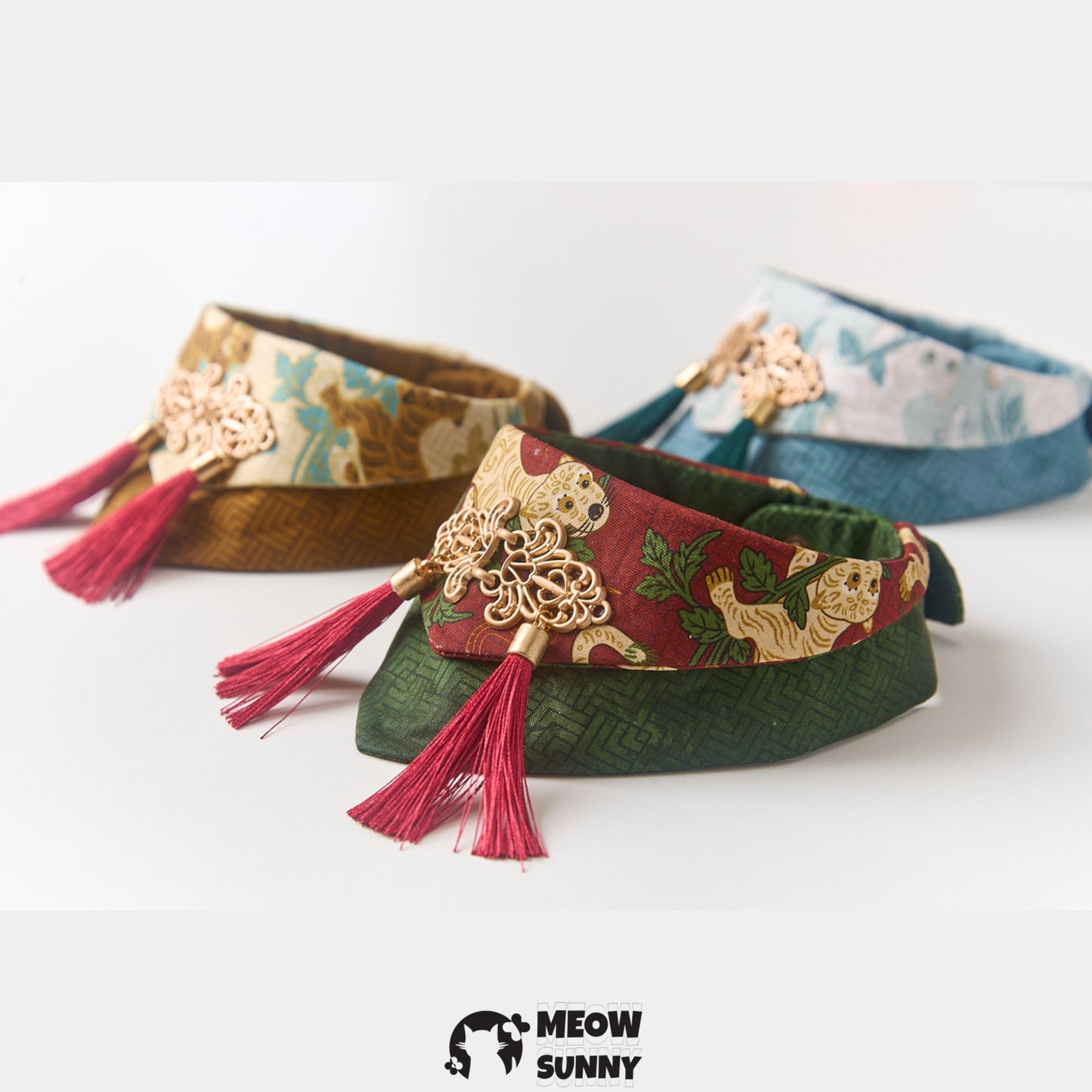 Elegant and Classical Style Pet Cat & Dog Triangle Scarf