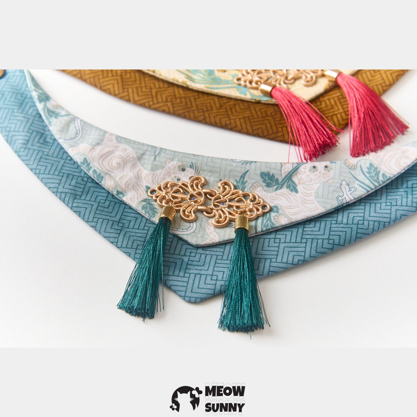 Elegant and Classical Style Pet Cat & Dog Triangle Scarf
