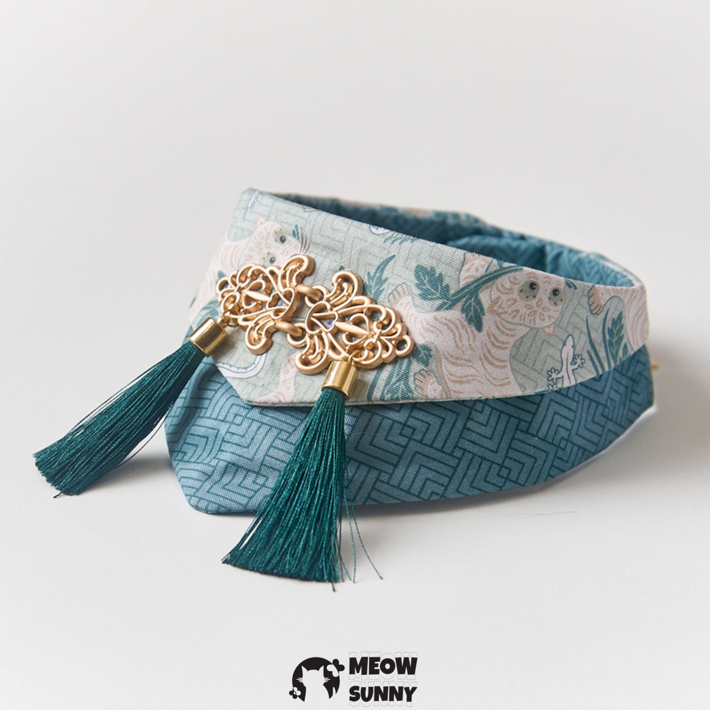 Elegant and Classical Style Pet Cat & Dog Triangle Scarf