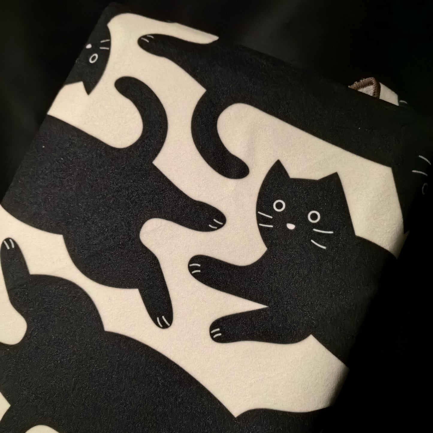 Self-Adherent Cat Grooming Wrap