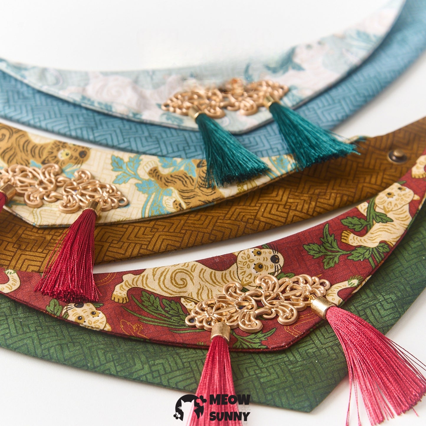 Elegant and Classical Style Pet Cat & Dog Triangle Scarf