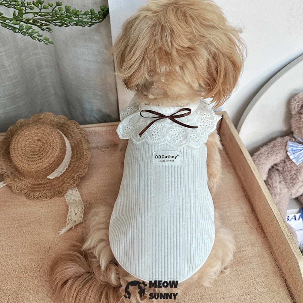 Dog dress with bow and cute floral pattern, suitable for small dogs