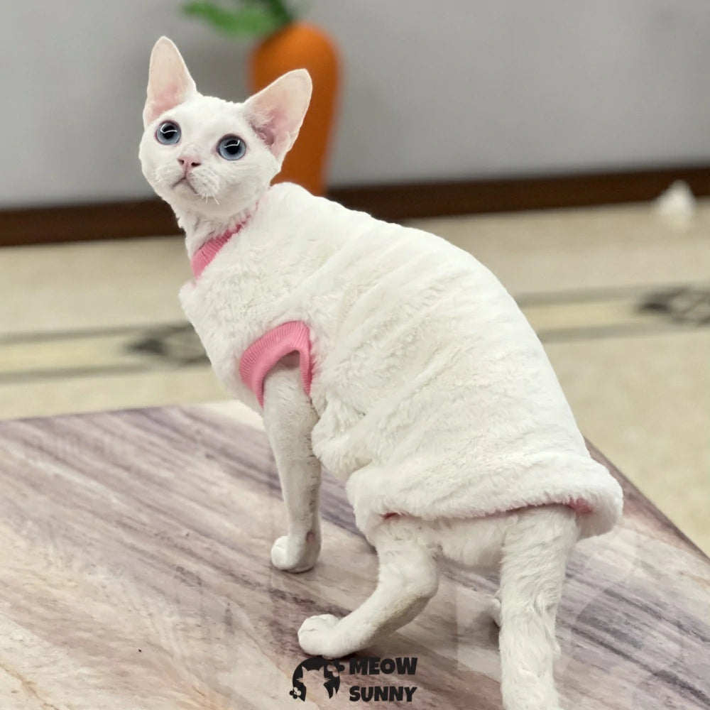Sphynx hairless cat clothes are warm, soft and comfortable