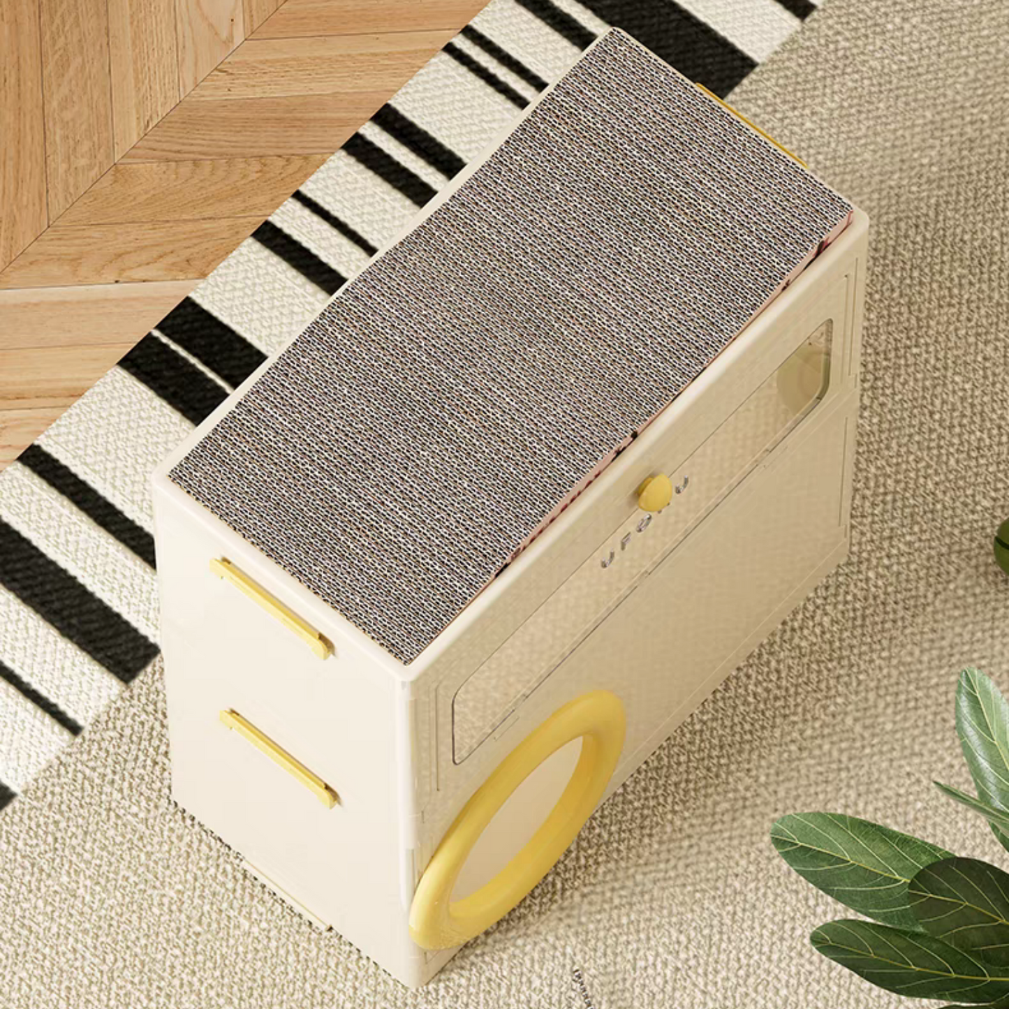 Multifunctional cat scratching board and cat bed snack cabinet