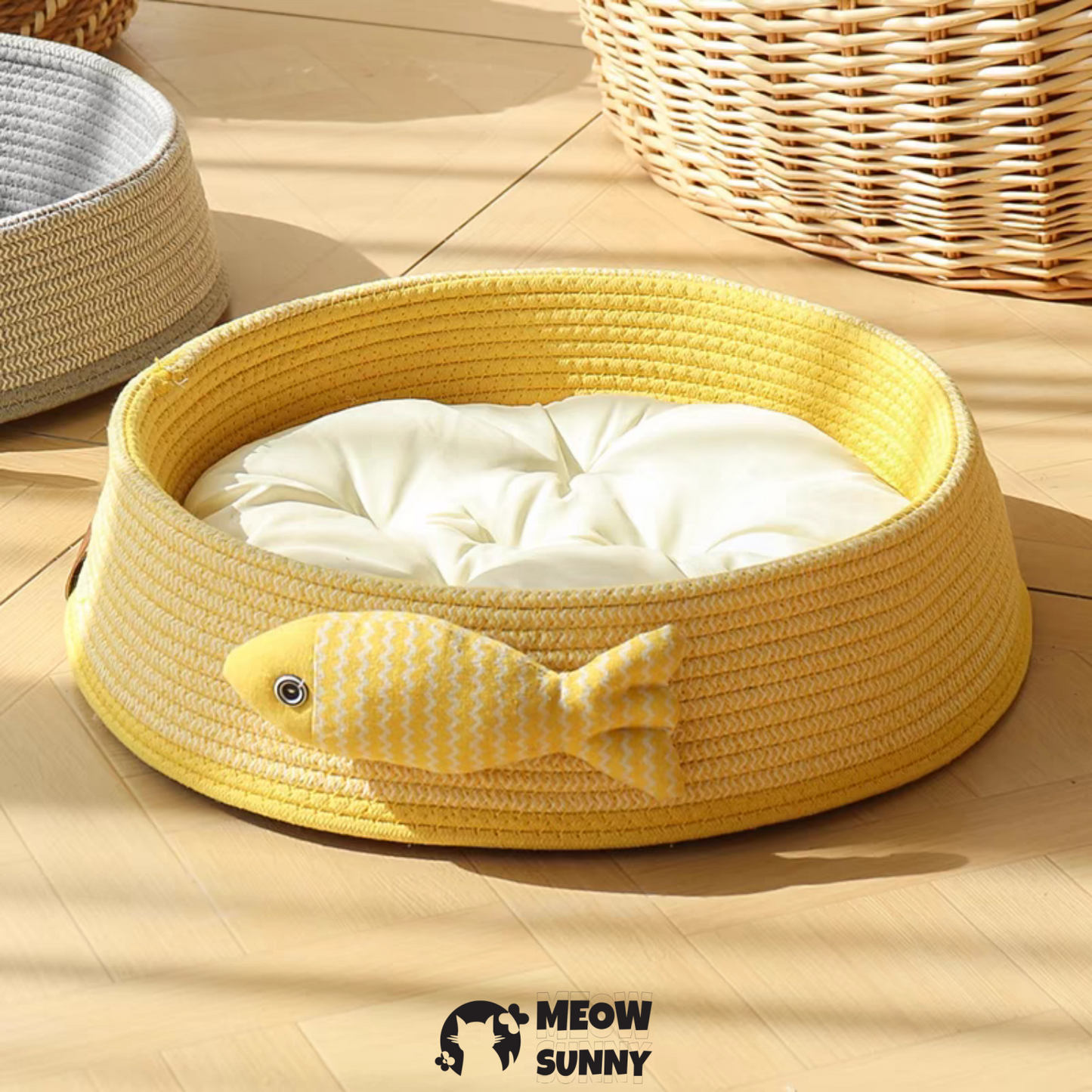 Woven Warm Round bolster Mat Small Cat Bed with Small Fish Toy