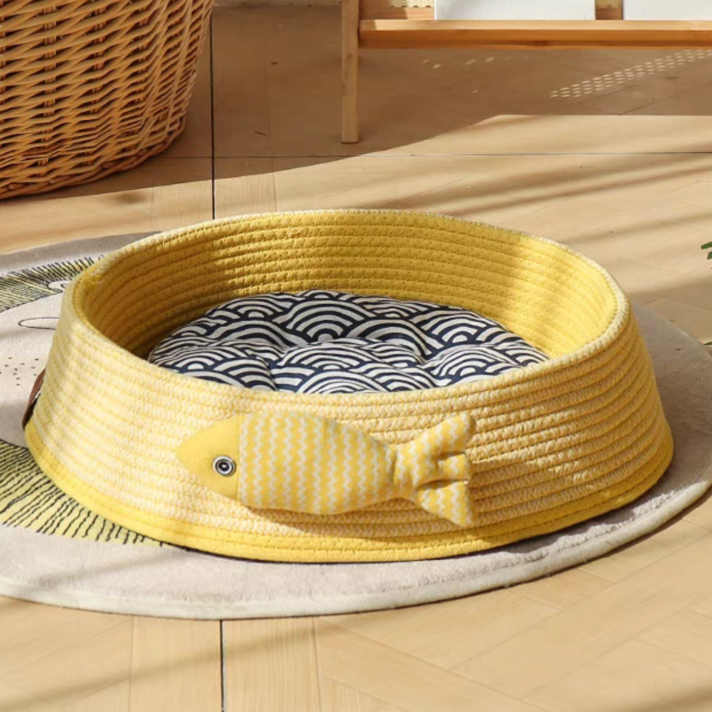 Woven Warm Round bolster Mat Small Cat Bed with Small Fish Toy