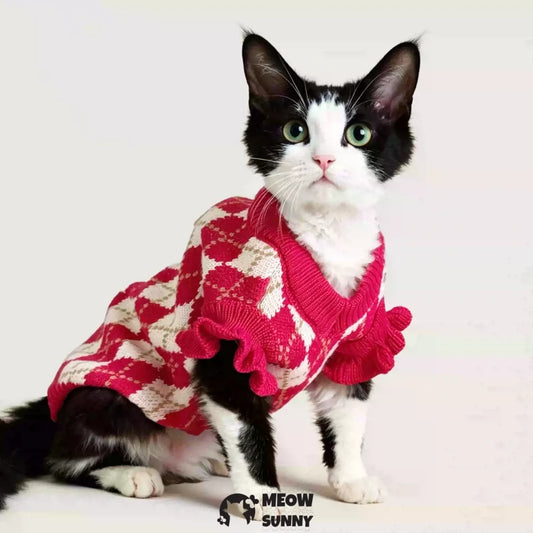 Christmas red thickened and fleece-lined warm and cute vest for cats.