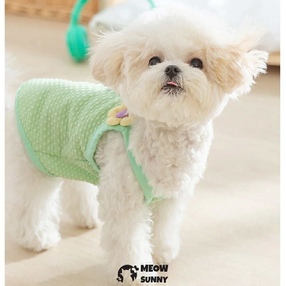 Cute dog clothes, solid color vest with daisy decoration