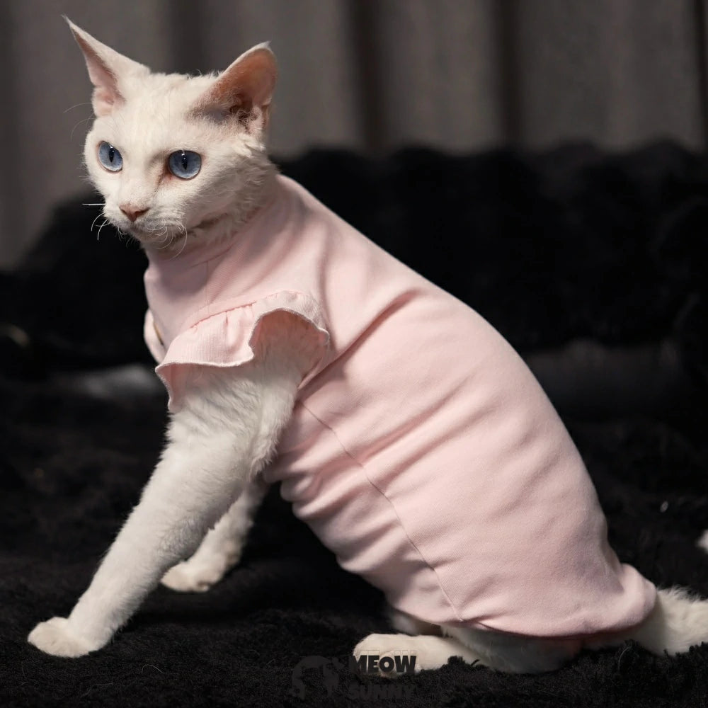 Flutter sleeves, hairless cat-patterned pink vest with lace trim