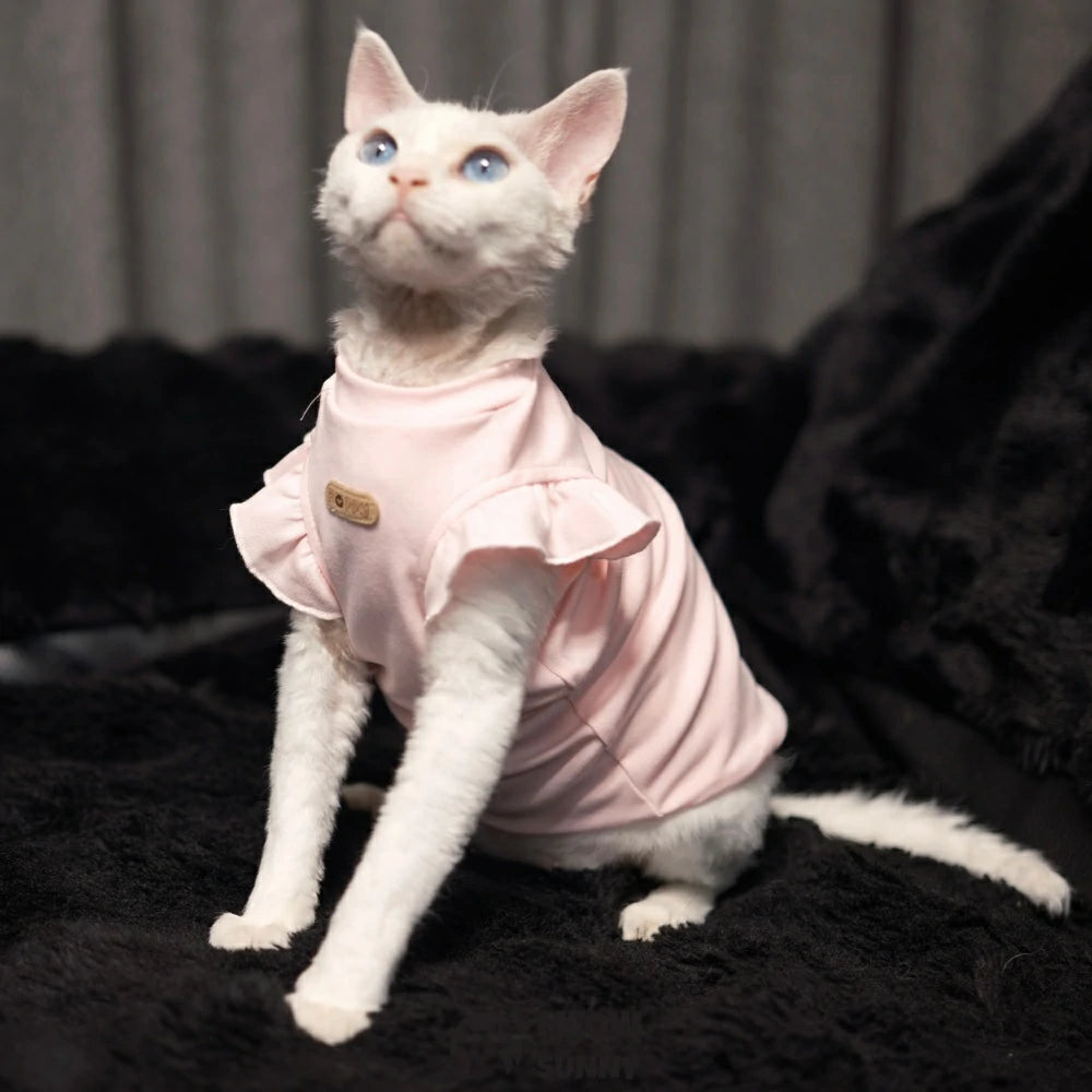 Flutter sleeves, hairless cat-patterned pink vest with lace trim