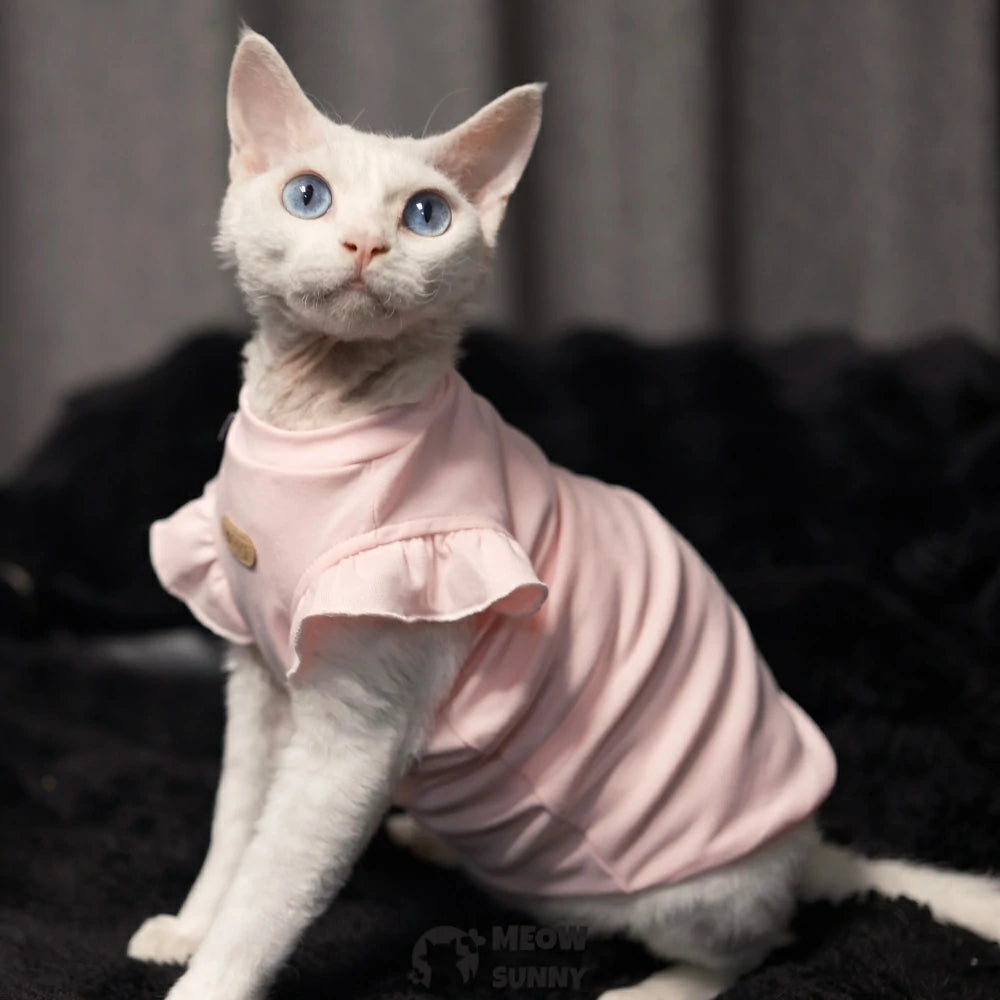 Flutter sleeves, hairless cat-patterned pink vest with lace trim