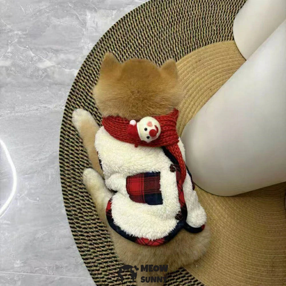 Pet clothes for dogs: Fleece warm jacket for medium-sized dogs with Santa Claus decoration.