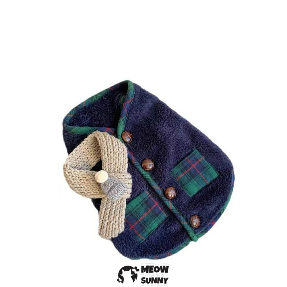 Pet clothes for dogs: Fleece warm jacket for medium-sized dogs with Santa Claus decoration.