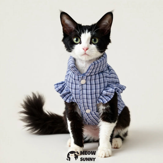 Winter warm sleeveless cotton jacket for cats, a winter vest for kittens.